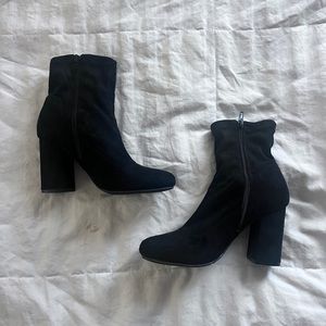 MIA boot heels